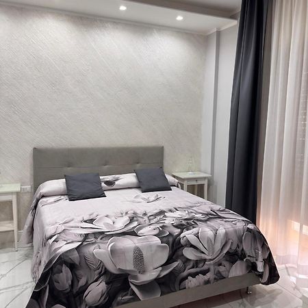 נאפולי Lady Mary'S Luxury Suites מראה חיצוני תמונה