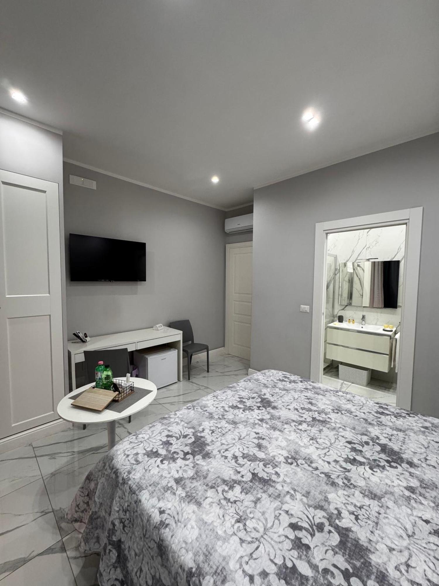 נאפולי Lady Mary'S Luxury Suites מראה חיצוני תמונה