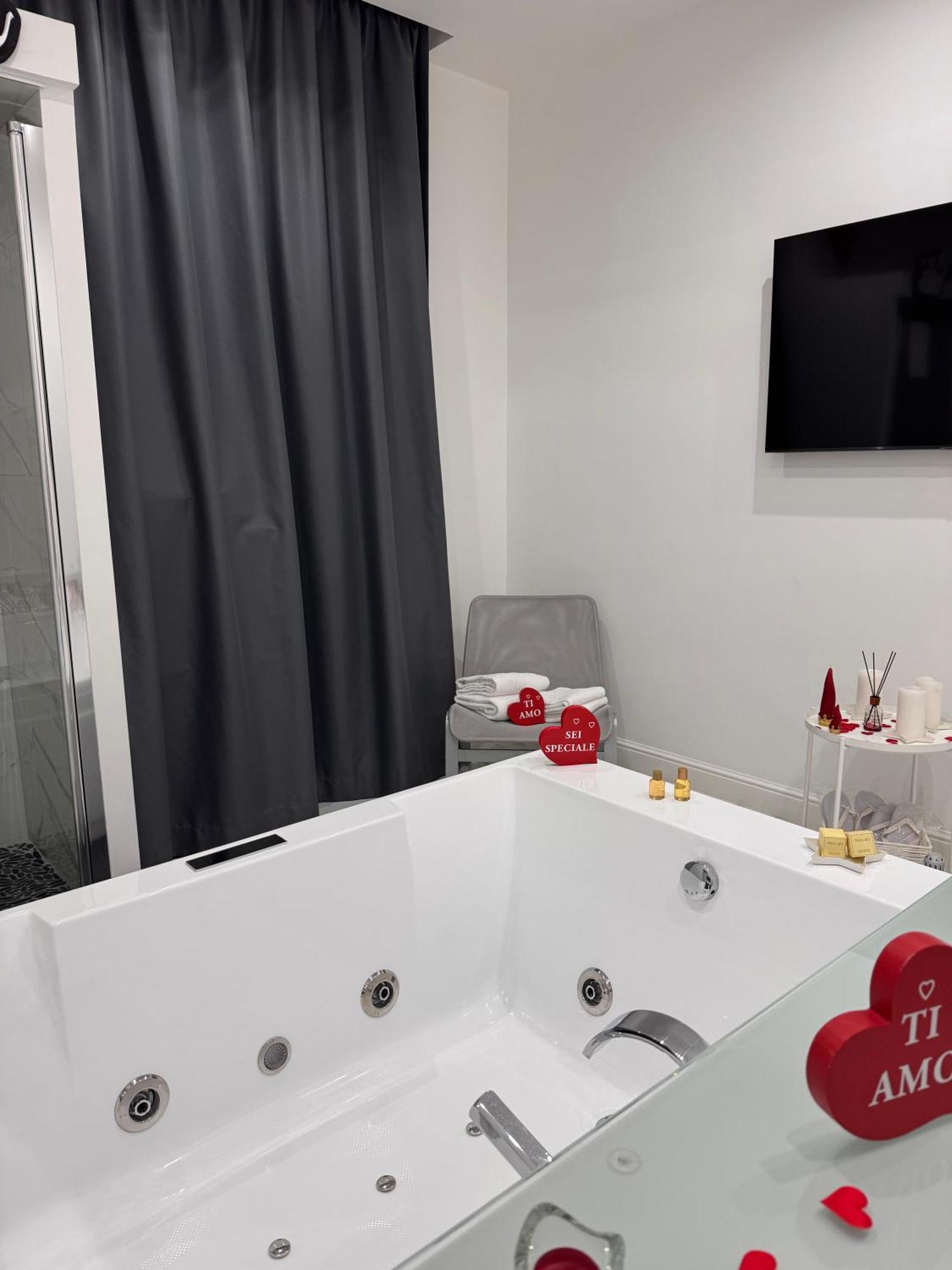 נאפולי Lady Mary'S Luxury Suites מראה חיצוני תמונה