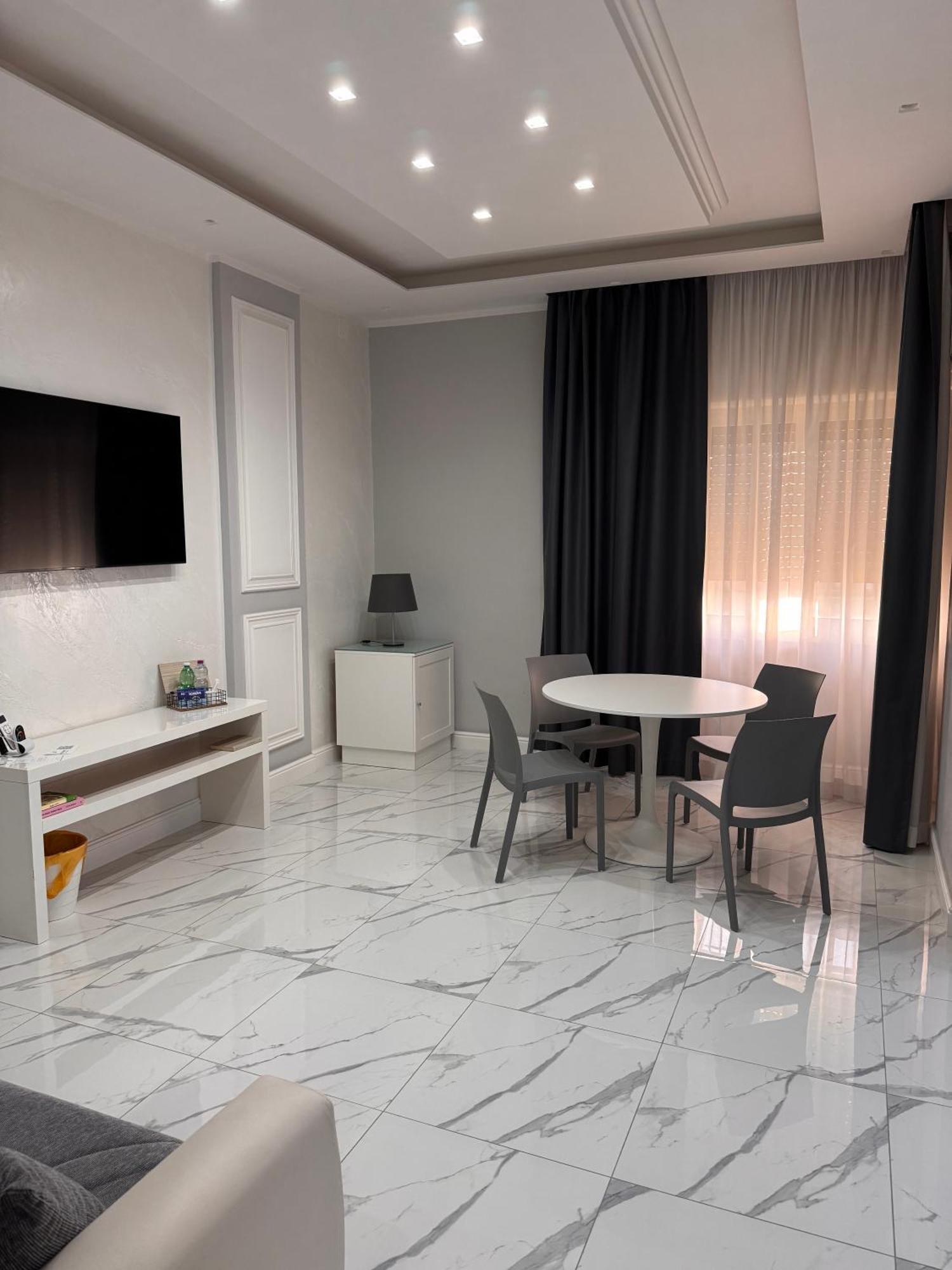 נאפולי Lady Mary'S Luxury Suites מראה חיצוני תמונה